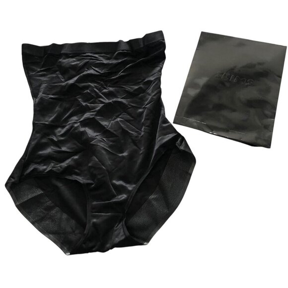 New SKIMS Core Control High Waist Brief Onyx Shine Size Large - Picture 5 of 9